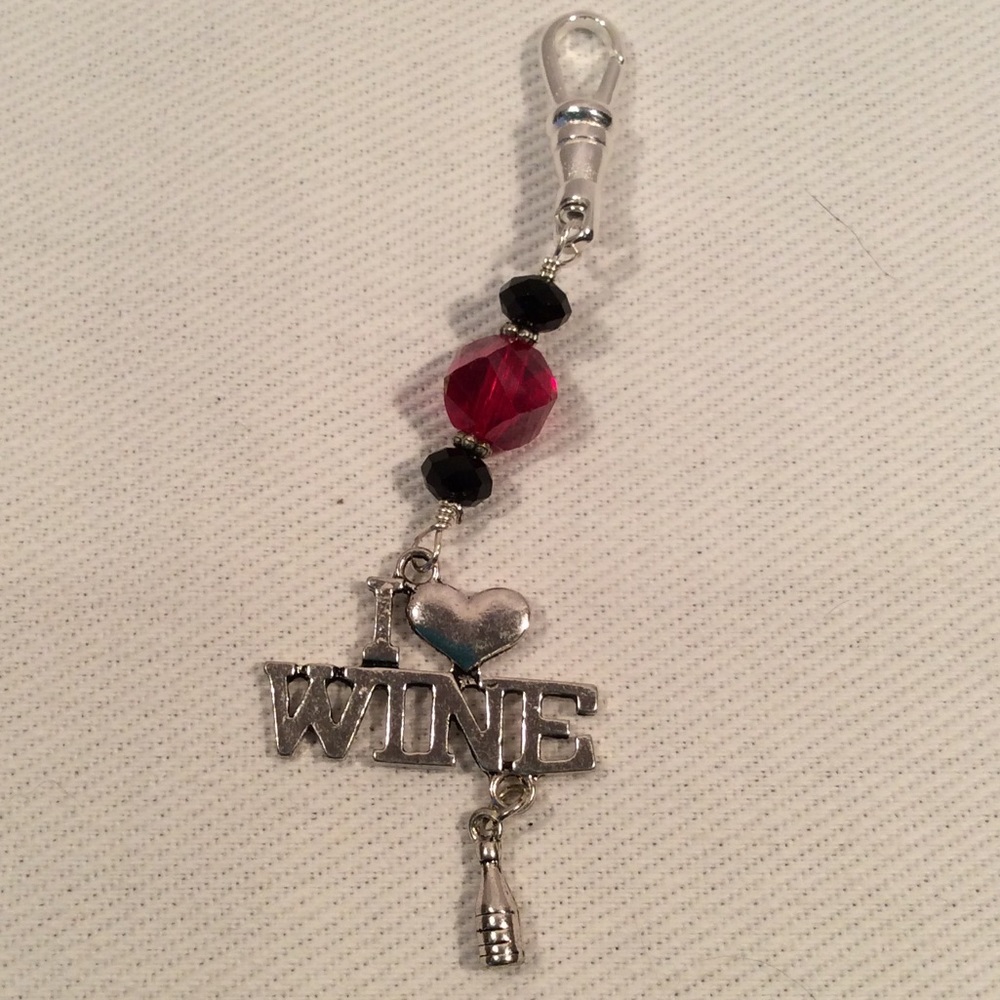I love wine zipper pull